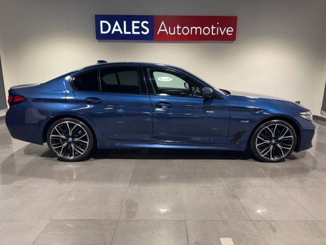 2021 BMW 5 Series 3.0 545e xDrive M Sport 4dr Auto