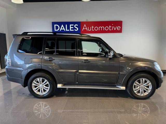 2015 Mitsubishi Shogun 3.2 DI-DC SG3 SUV 5dr Diesel Auto 4WD Euro 5 LWB (197 ps)